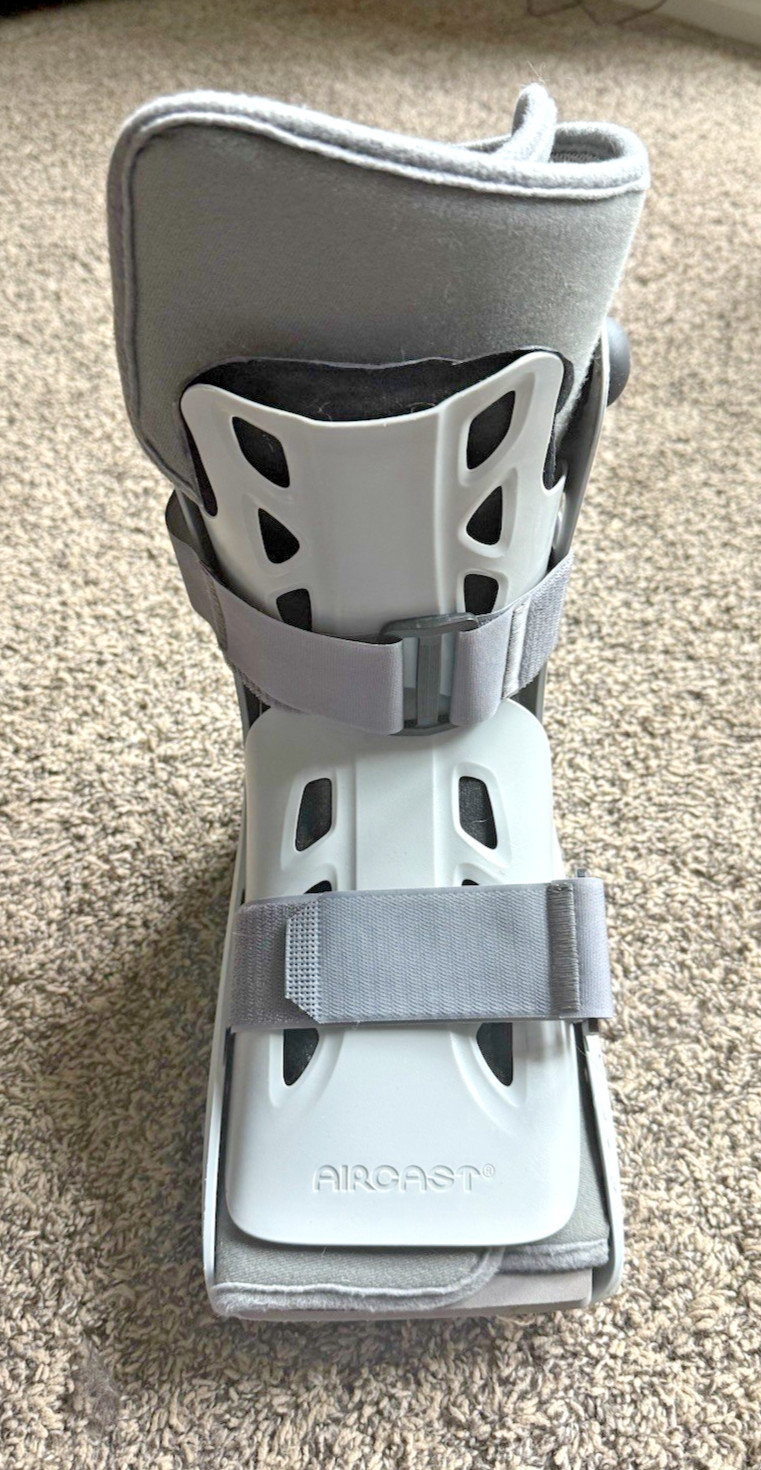 Aircast Soft Strike Foot Ankle Walking Cast Boot Built in Pump Size XL GUC