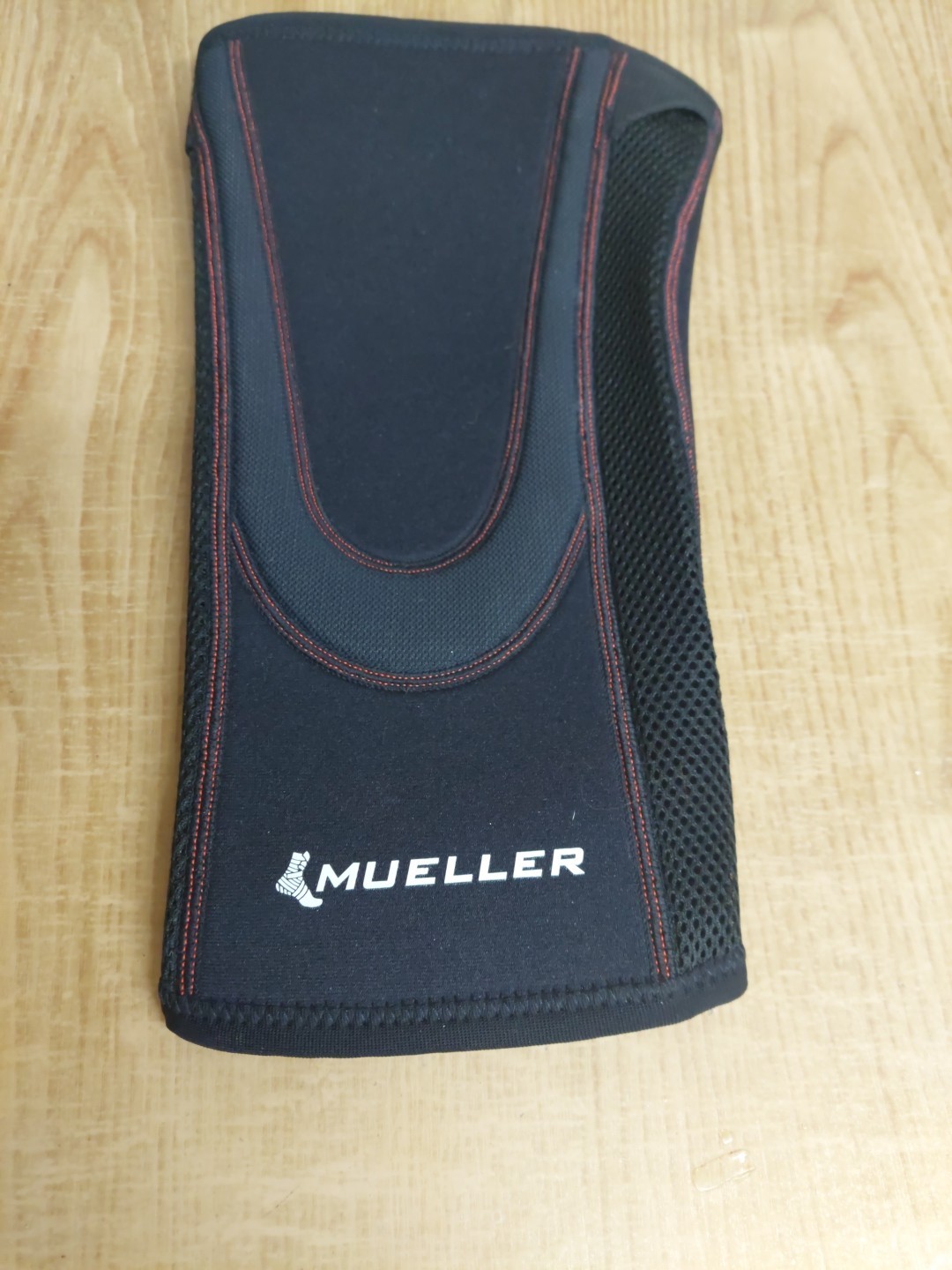 Mueller Elastic Knee Support, Black Size 14-16 Worn Once