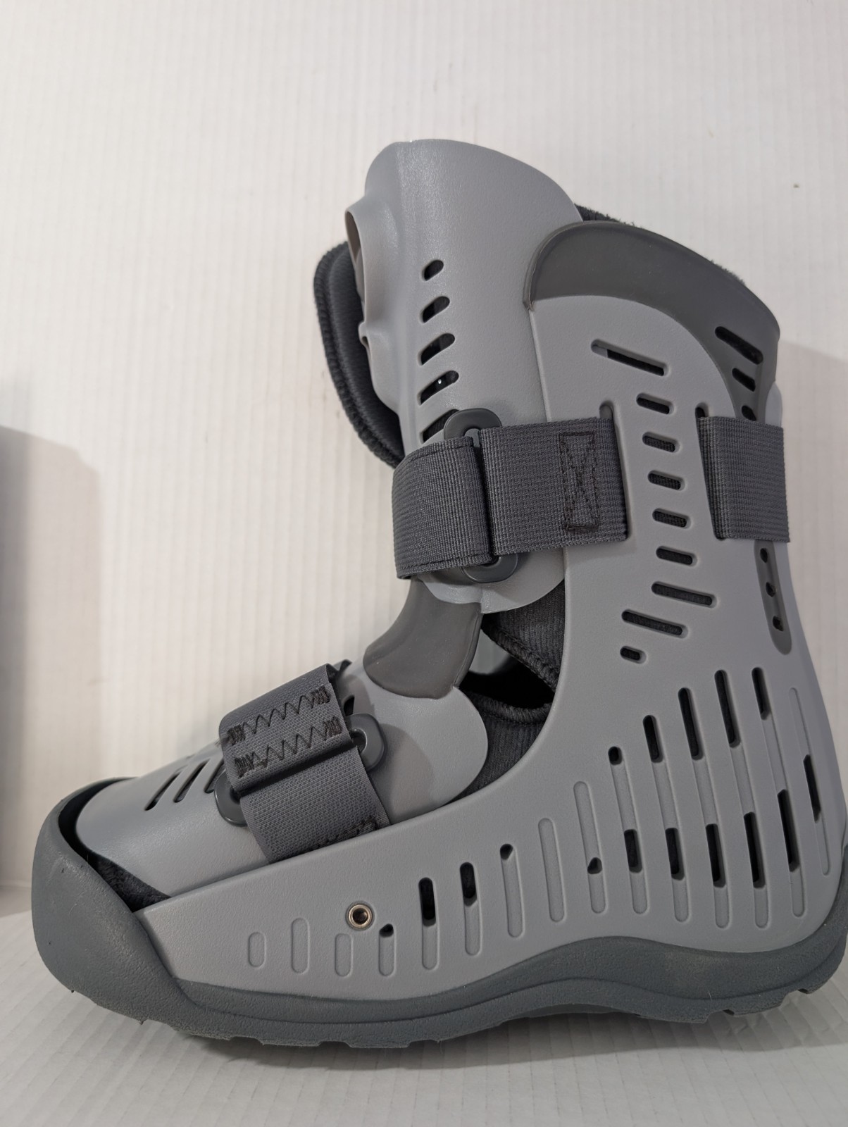 Ossur Rebound Air Walker Low Top SM Short Boot