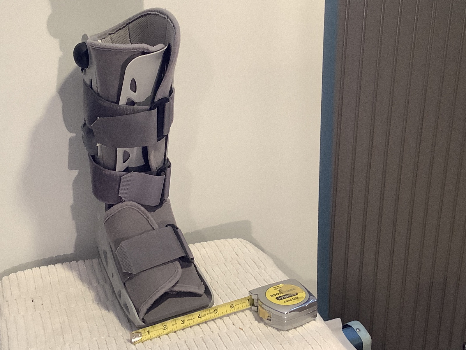 Aircast Softstrike Walking Post Surgical Boot Air Bag Pump Walking Cast DJO – Sm