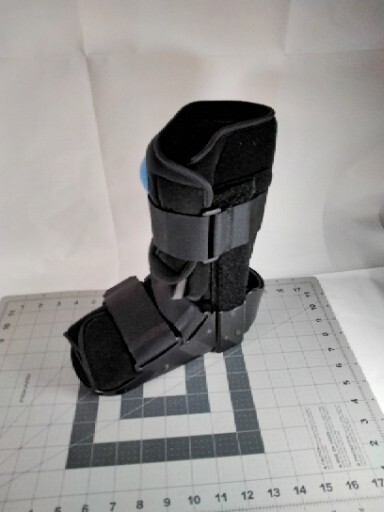 Medical Mid Walker Boot, Small excellent shape