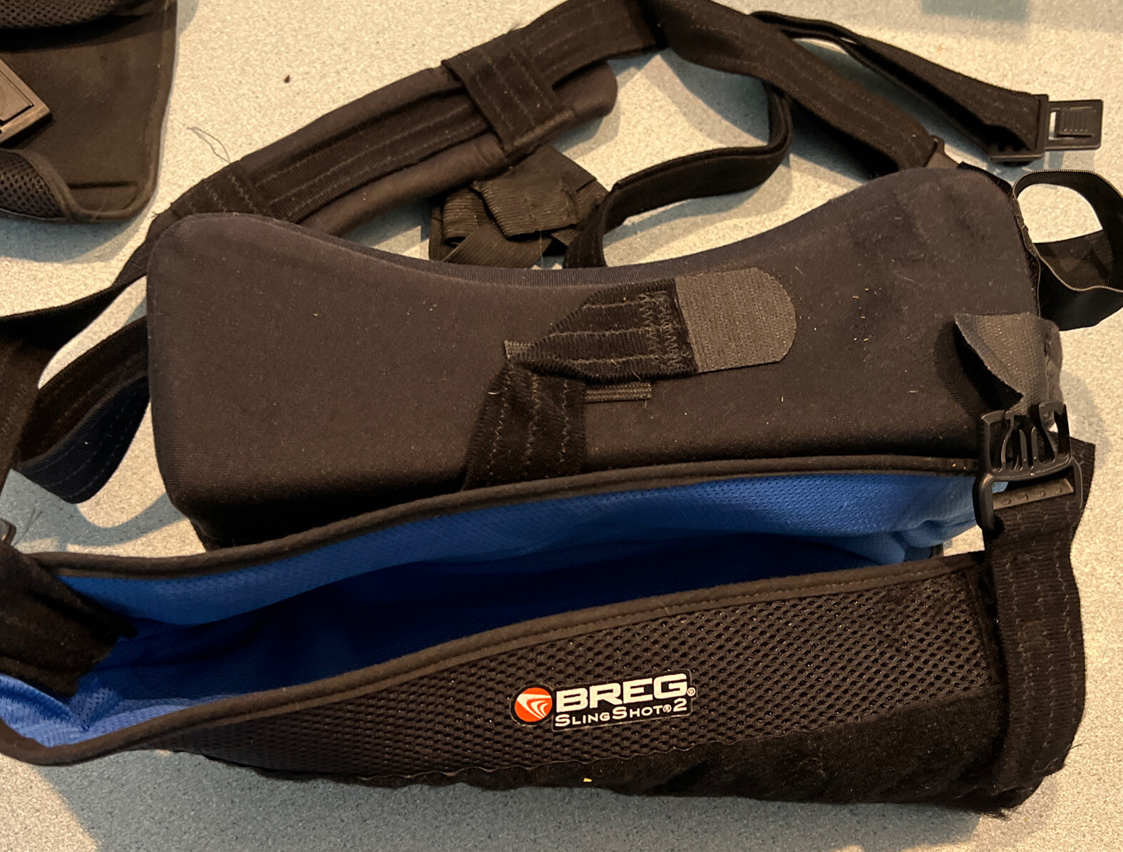 Breg SlingShot 2 Shoulder Brace Size Medium Used In Great Condition
