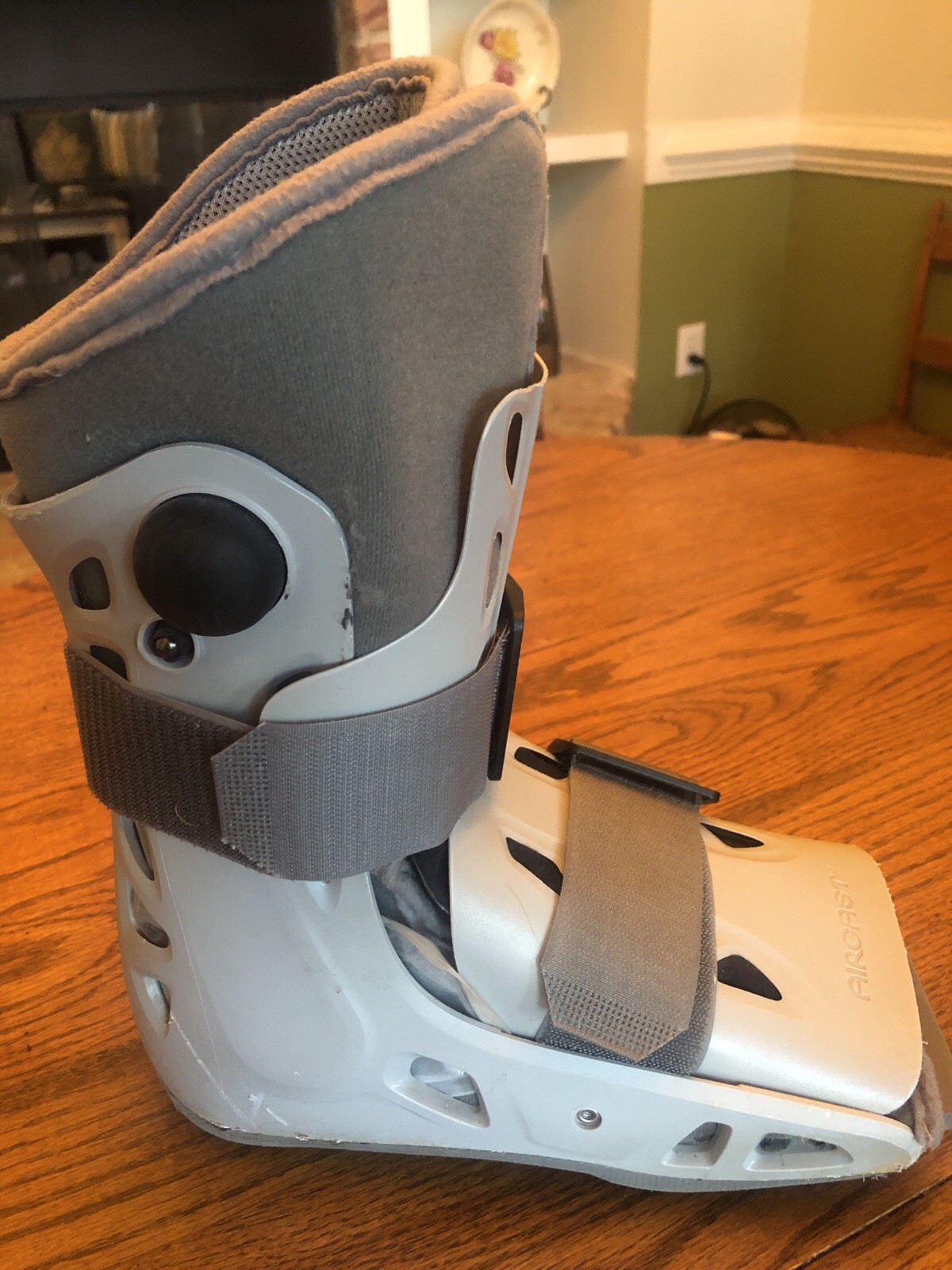 Aircast Walking Boot DJO LLC Size Medium