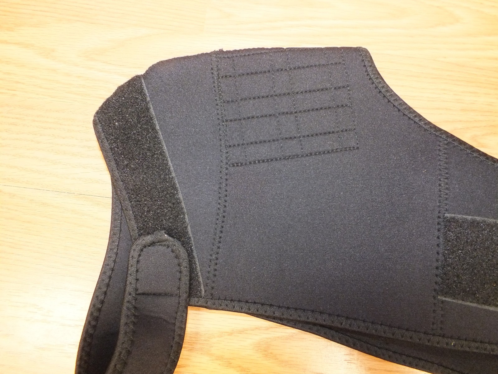 Unbranded / Generic Solid Black Hook & Loop Shoulder Brace (109872) Only *READ*