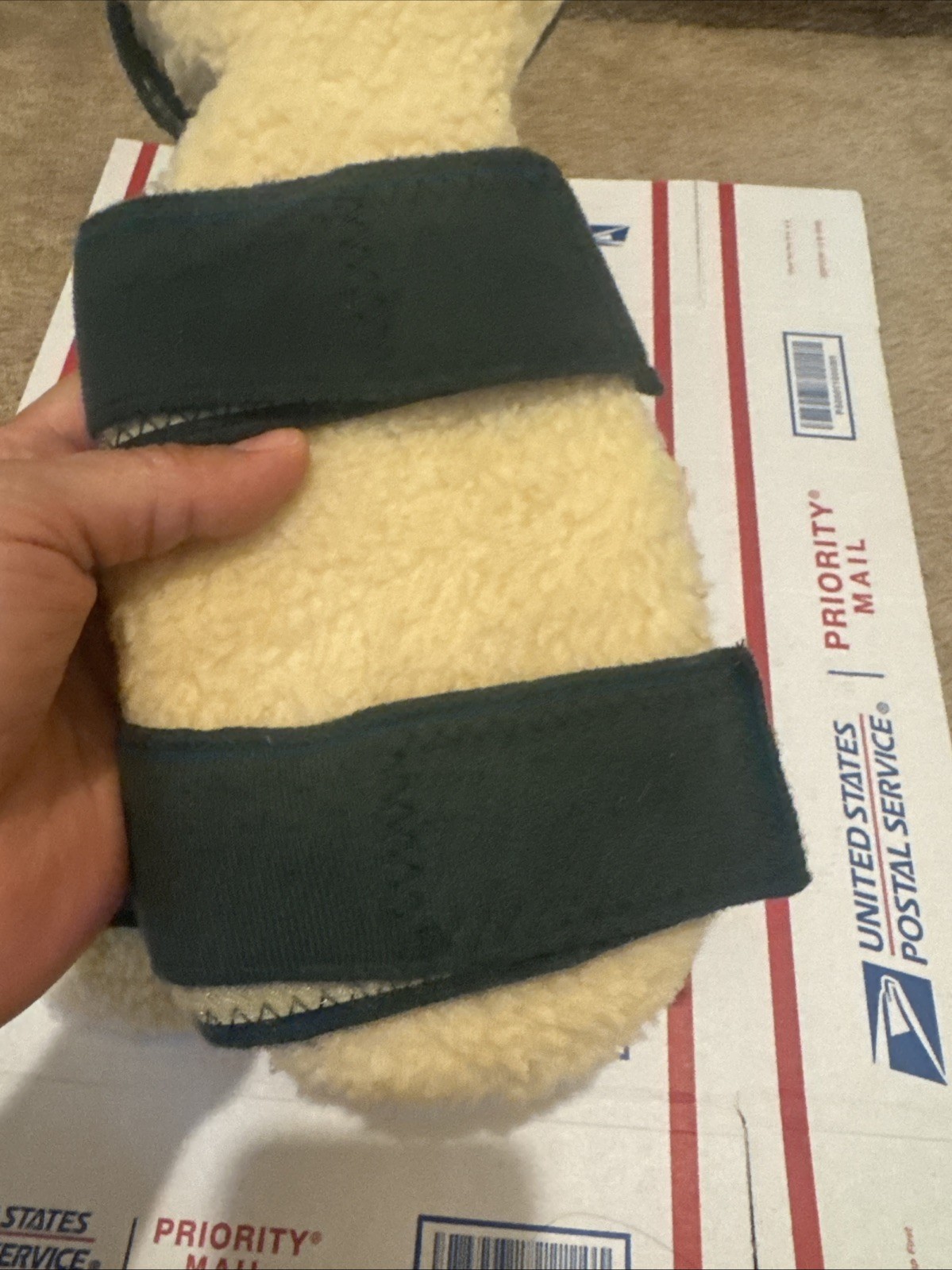 LEEDer Rest® Foam / Wire Right Hand Green Beige Sherpa Splints