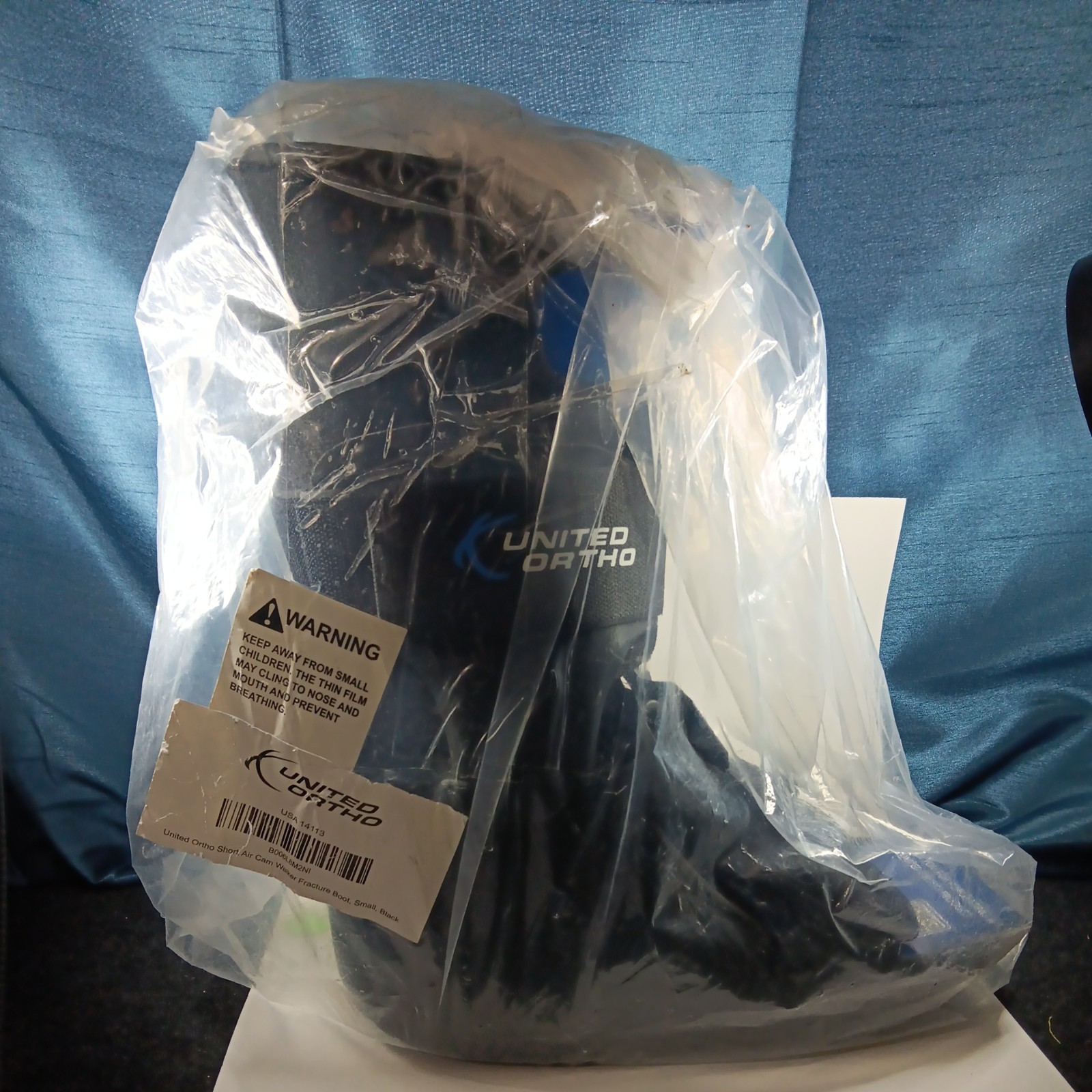 United Ortho USA14115 Short Air Cam Walker Fracture Boot Medium Black Left Right