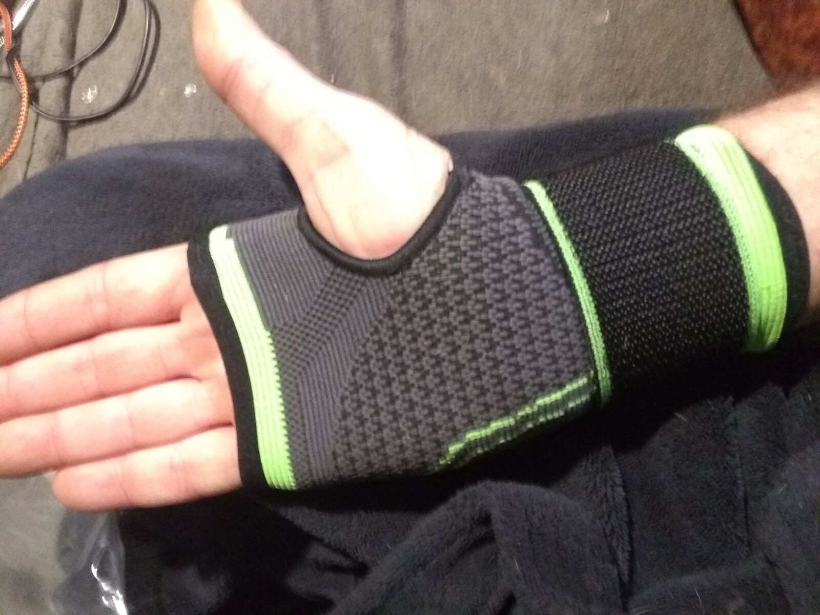 Wrist Support / Palm Protector Sport Anti-slip Glove Elastic Brace Adjustable