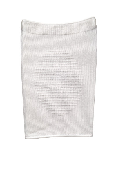 Actimove Mild Knee Support Lightweight design, easy to apply