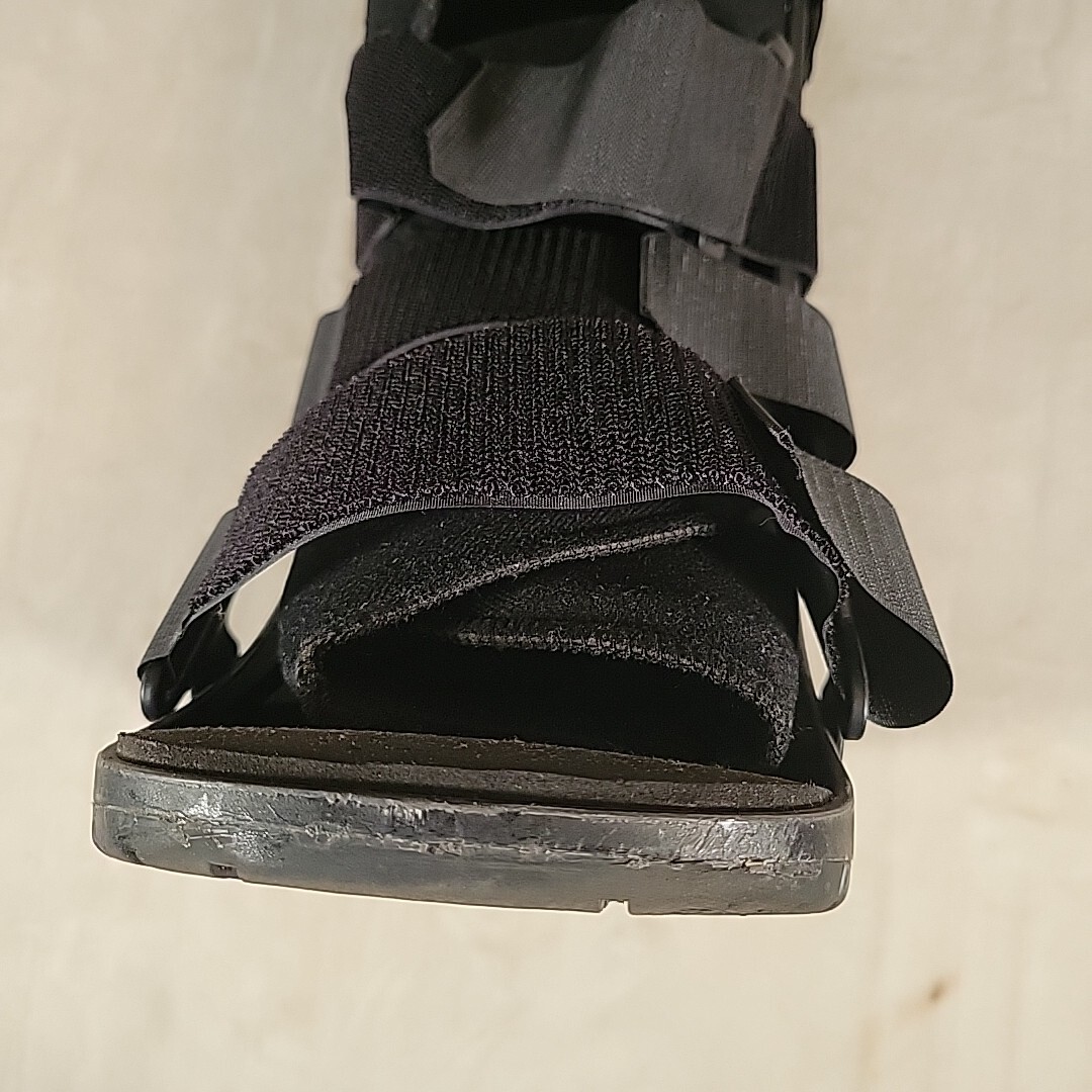 Walking Boot Large Black, men 9.5-12 women 11-12+