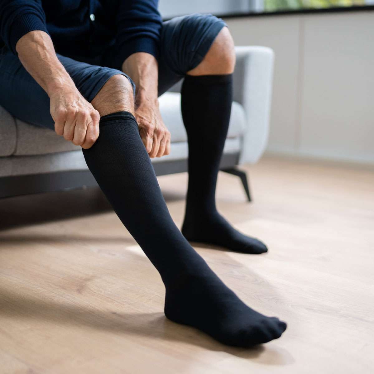 1-3Pair Unisex Plus Size Wide Calf Compression Socks 15-20mmHg Knee High Support