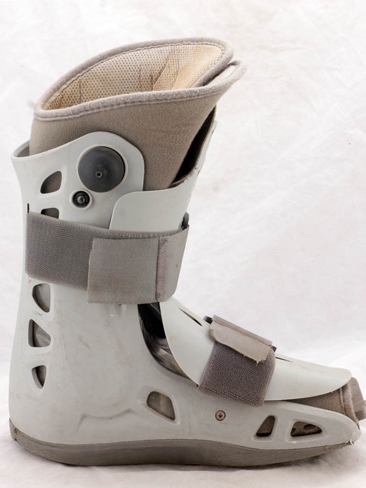 Aircast SP Short Pneumatic Walking Boot – Medium Foot & Ankle Recovery Boot