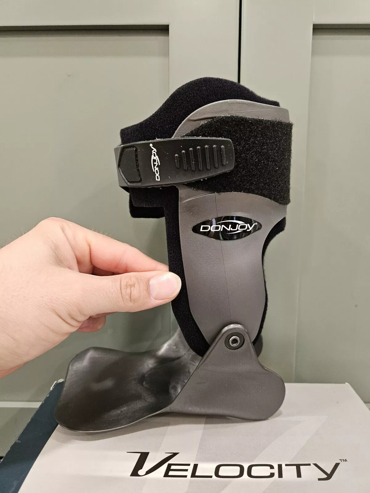 DonJoy Velocity Ankle Brace LS Standard Right Small Black 11-1490-2-06000