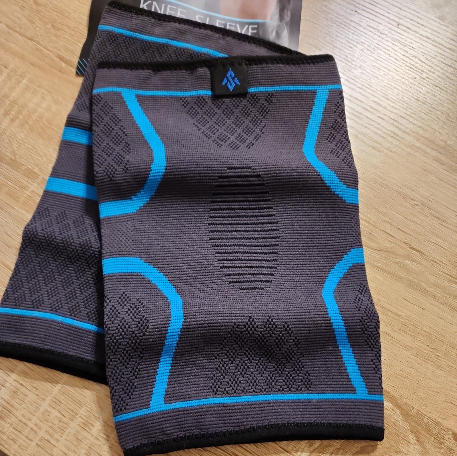 2 Pieces Knee Brace Knee Compression Sleeve for Men & Women Knee Support XXL