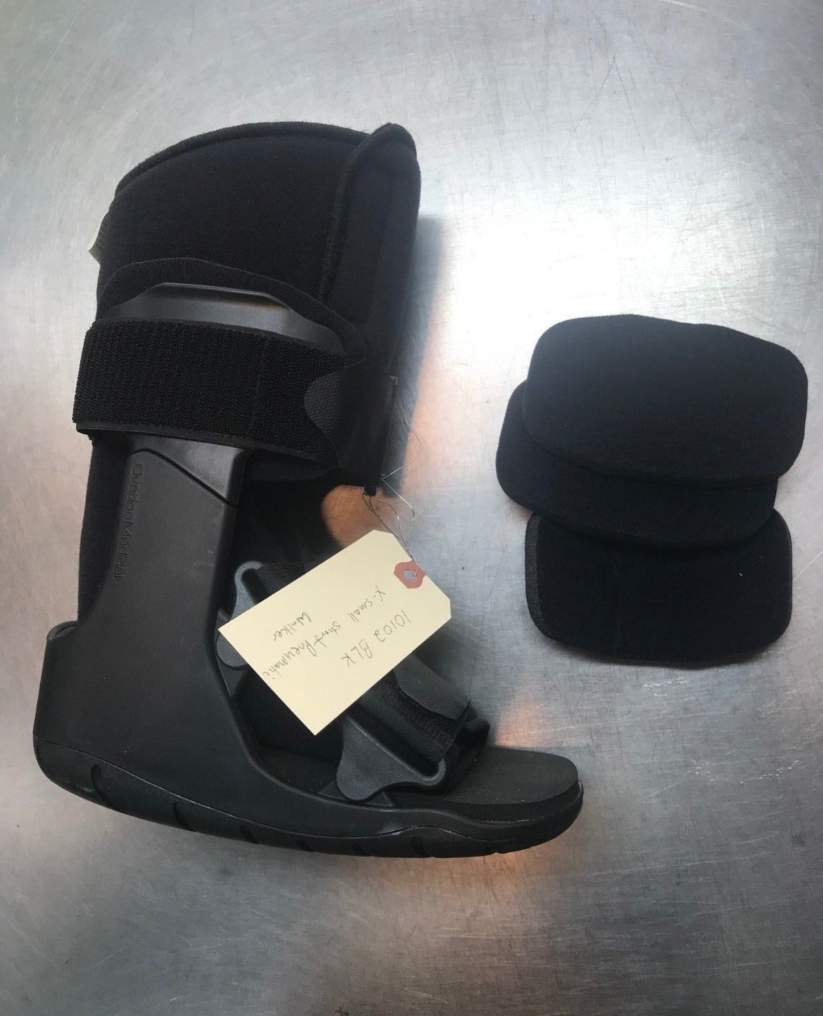 10102 Ovation Medical Pneumatic Shockpod Short Walker Brace EXTRA SMALL Black