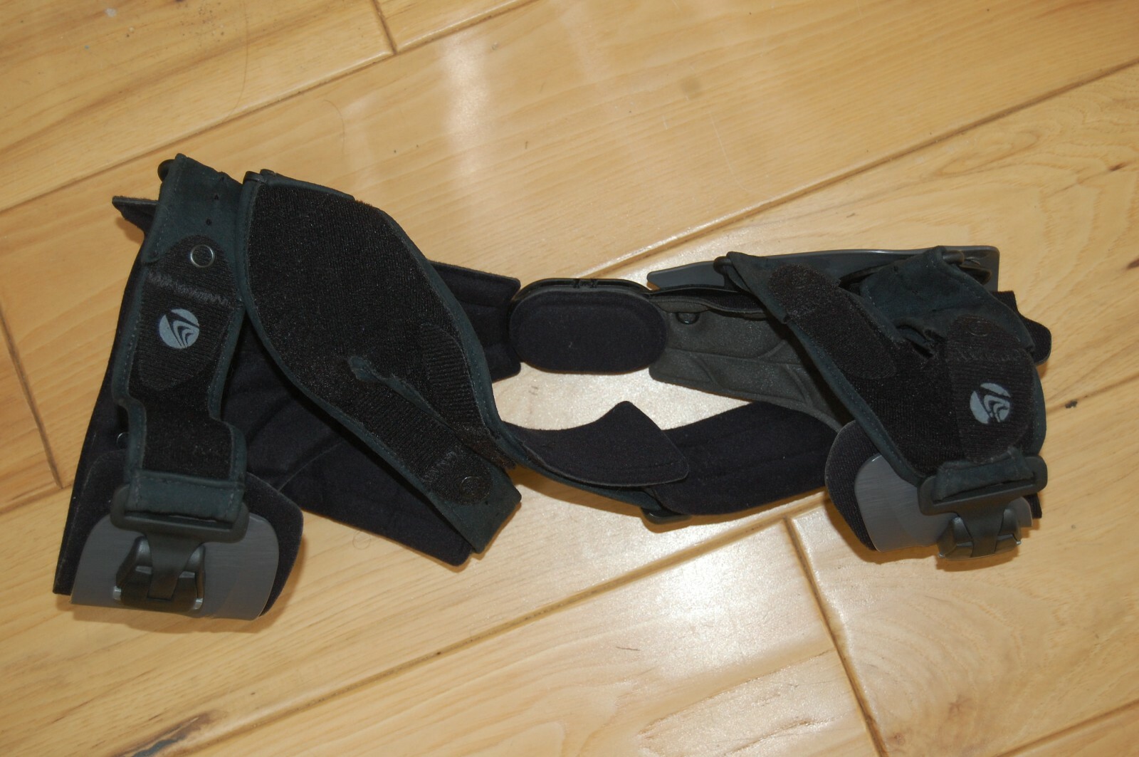 BREG LEFT LARGE MEDIAL QUANTUM OA KNEE BRACE 100534-140 NEW VERY LIGHTWEIGHT