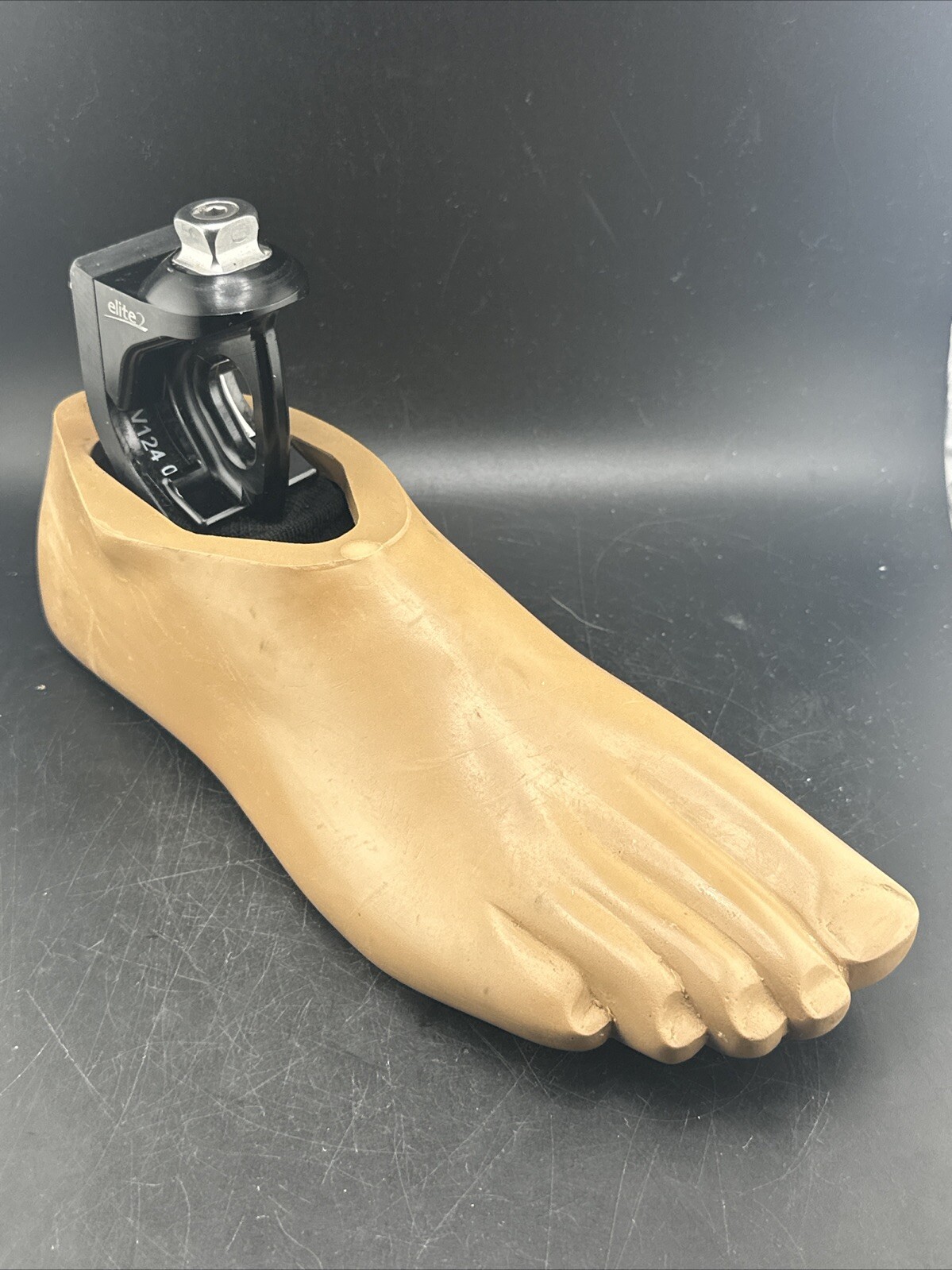 Blatchford Elite 2 Prosthetic Foot. Size 28. Category 4. Right Foot. Great Cond