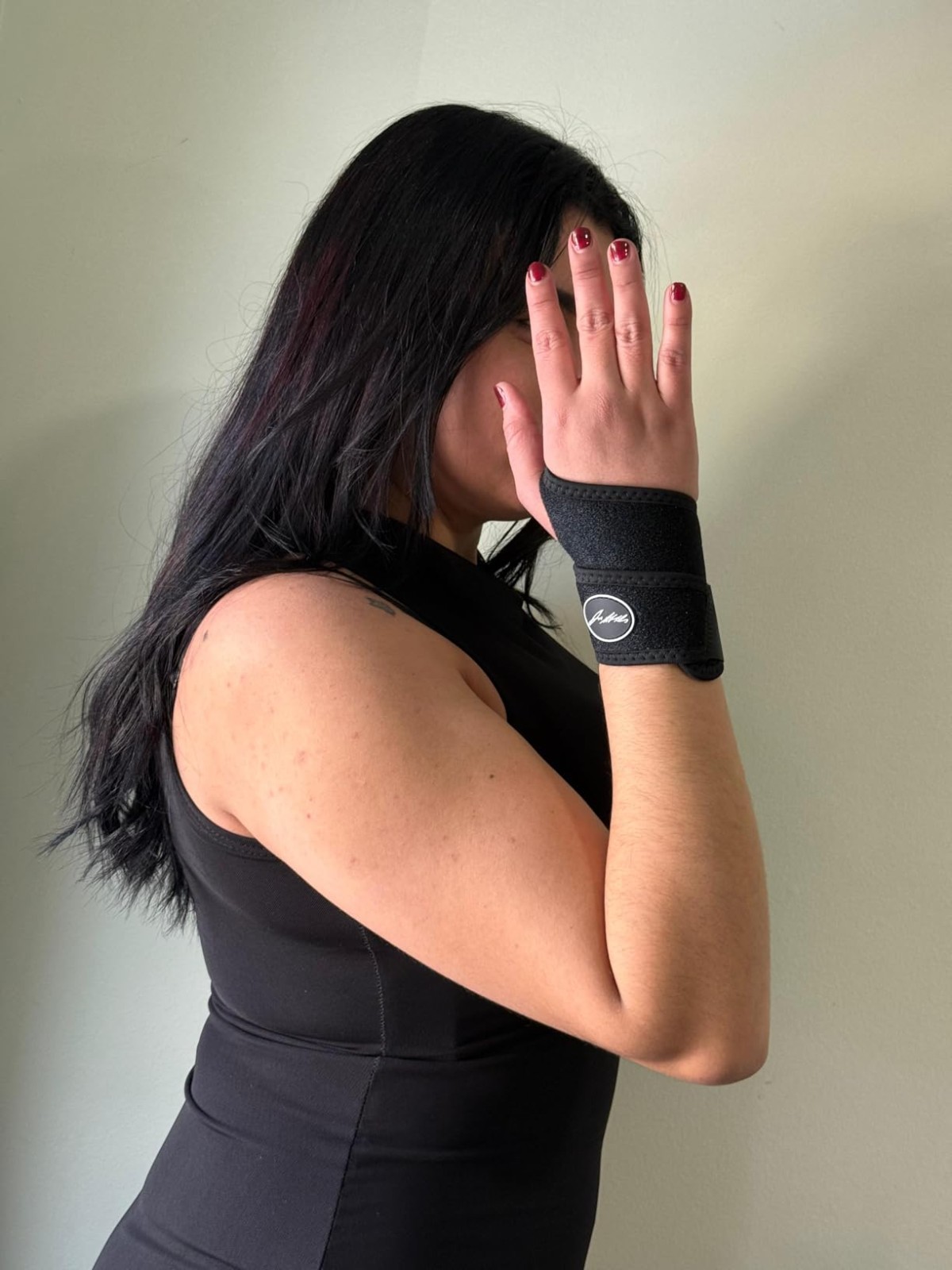 Lightweight Wrist Brace for Tendonitis & Sports – Includes Handy Exercise Guide
