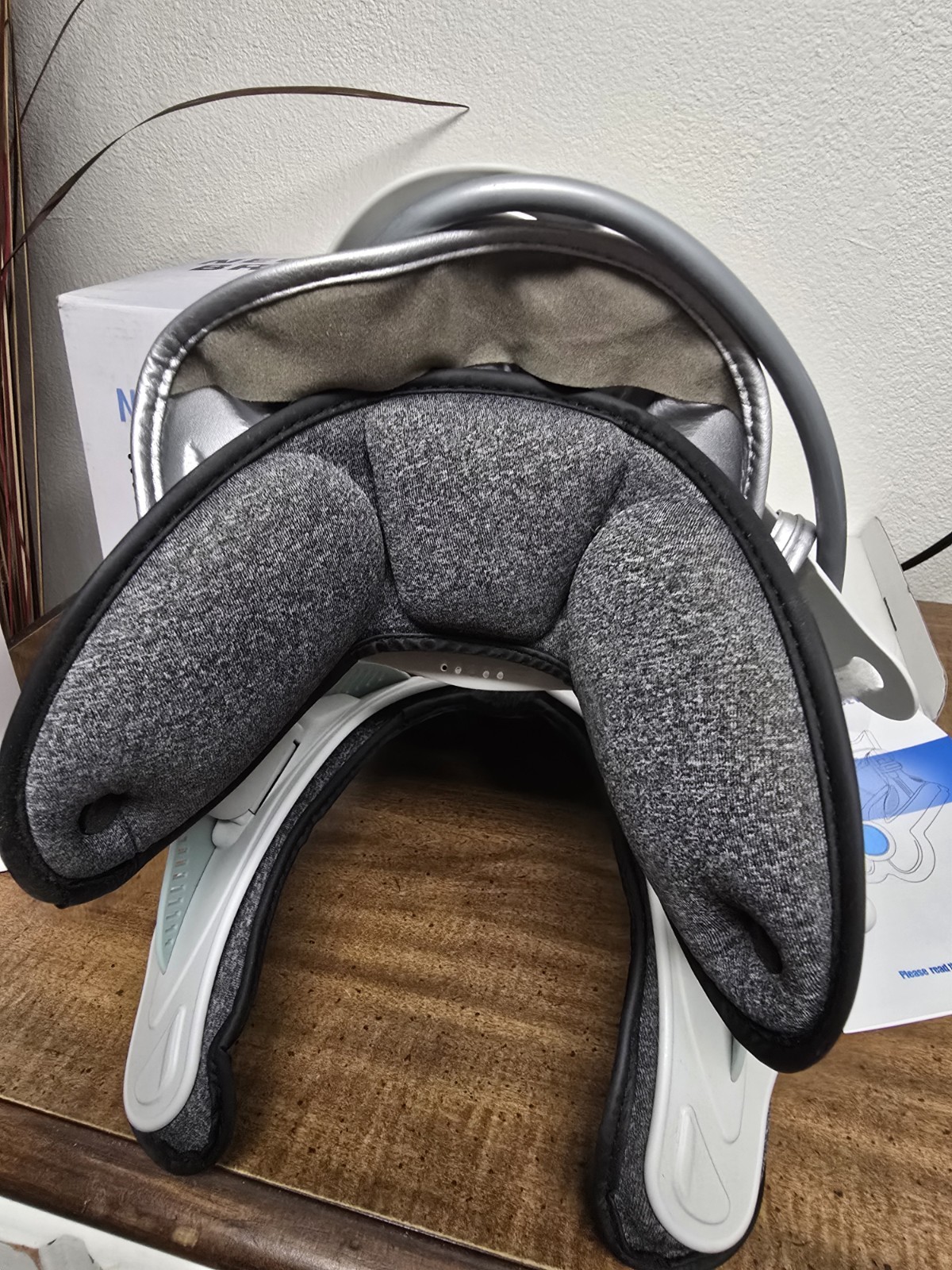 Neck Brace Cervical Neck Traction Device With Electric Pump. Air Pressure NEW