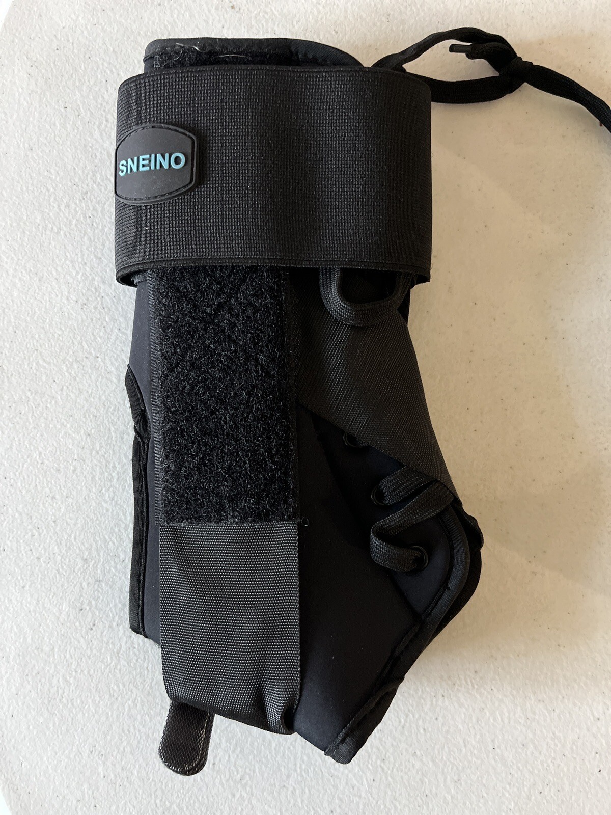 SNEINO Ankle Brace Adjustable Lace Up Ankle Brace Size Medium NWOT