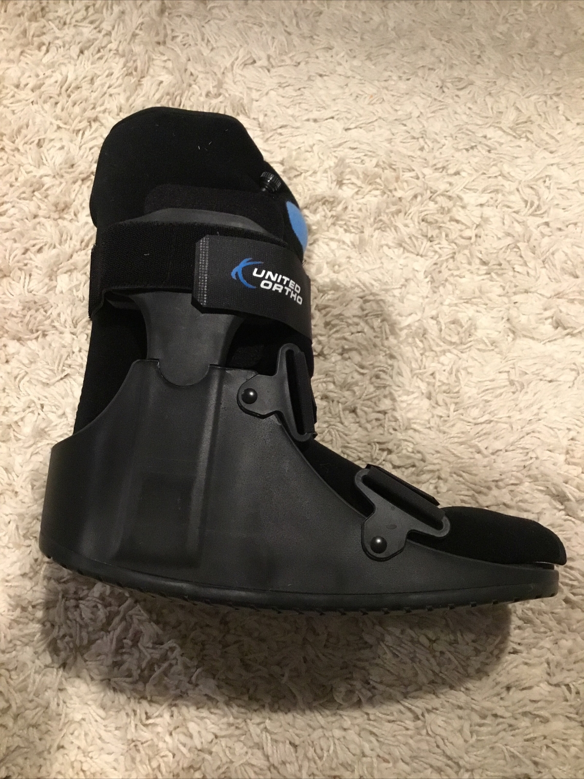 United Ortho Walker Fracture Boot Large Black Short Air Cam Walker Size LG