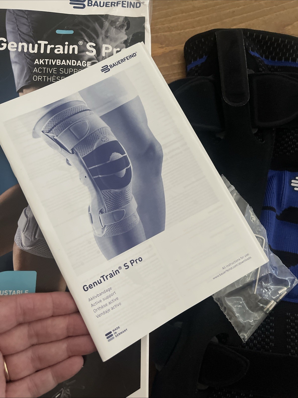 Kniebandage Bauerfeind GenuTrain S Pro Right Size 1