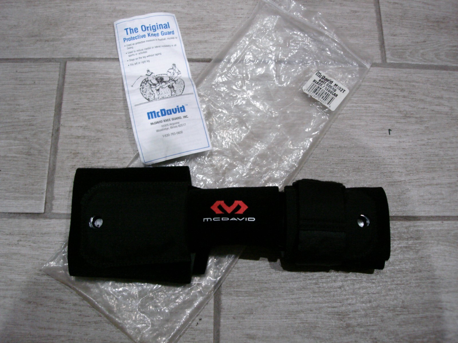 McDavid YOUTH M102T Protective Lateral Knee Guard with Geared Polycentric Hinge