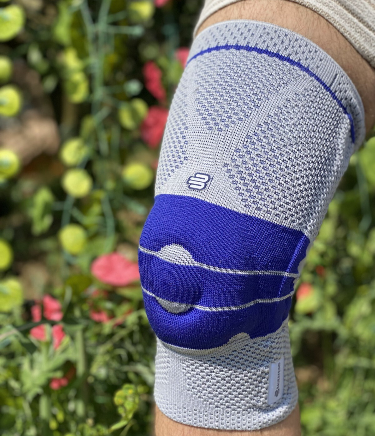 Bauerfeind GenuTrain Size 3 Comfort Knee Brace Patella Support Meniscus Sleeve