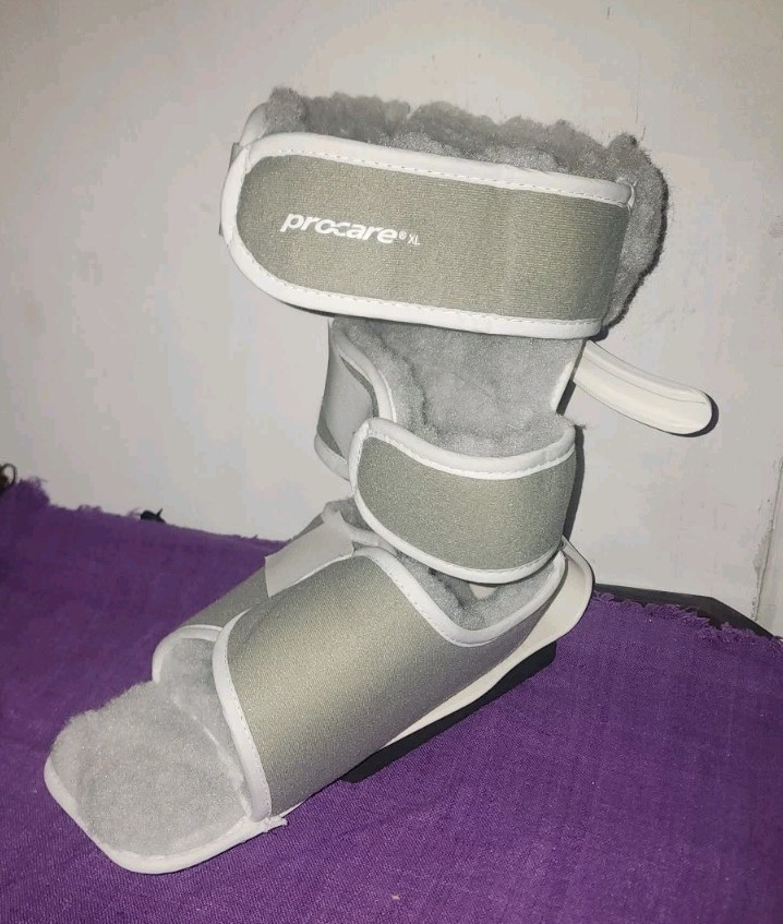 79-90551 Procare Podous Boot XL Universal LEFT RIGHT Adjustable Hook-it Straps