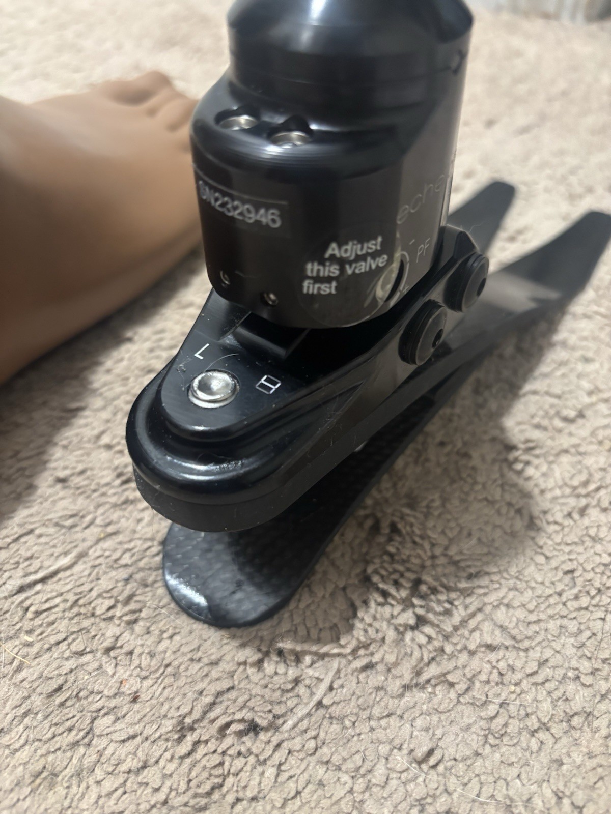 Endolite Blatchford Echelon Prosthetic Right Foot Size 27 / Cat 4 Carbon Fiber