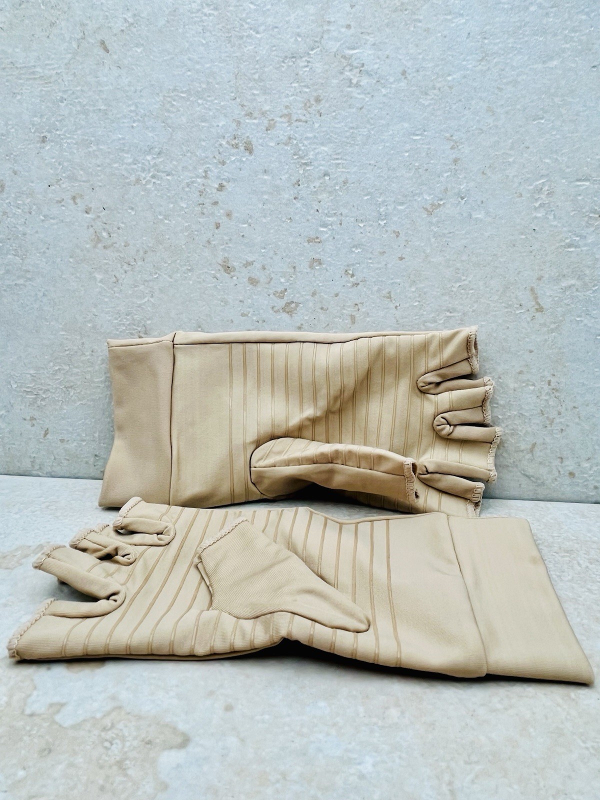 Copper Compression’s Arthritis Gloves – Nude – Medium – New – Open Package