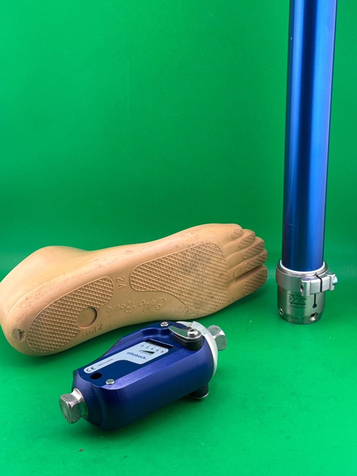 otto bock 3WR95 1WR95 4WR95=3 2WR95=1 aqua prosthetic. Knee, right foot sz 24