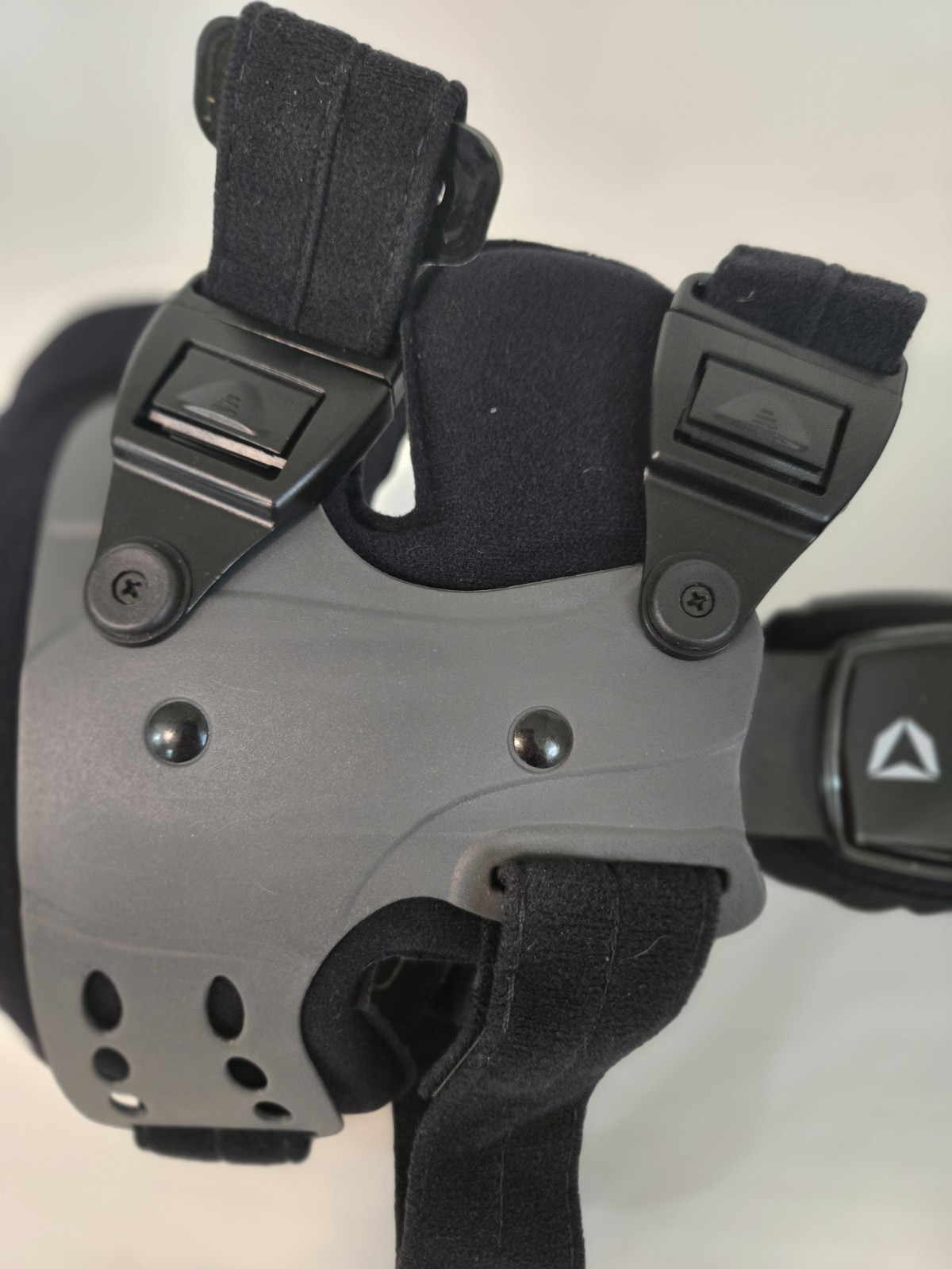 Aryse Universal Metforce OA Knee Brace w/Suspension Sleeve FREE SHIPPING