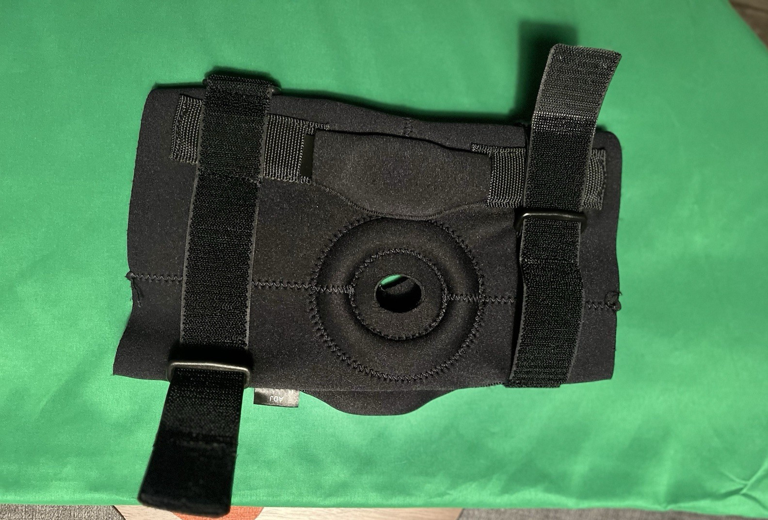 ACE ADJ Leg KNEE BRACE Pad w/Dual Metal Side Stabilizers and Adjustable Straps