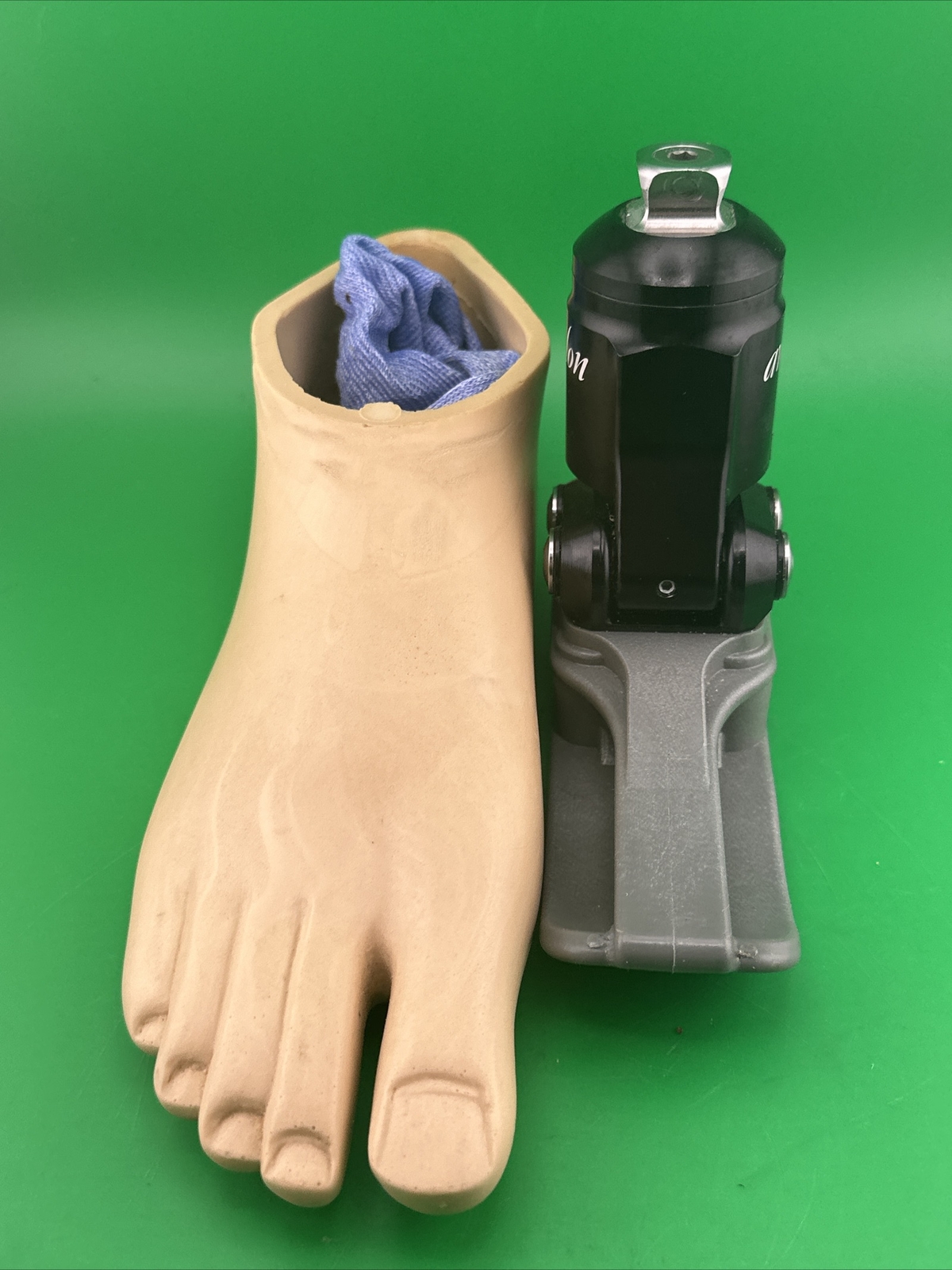 Blatchford Avalon Hydraulic Ankle Prosthetic Foot. Size 23