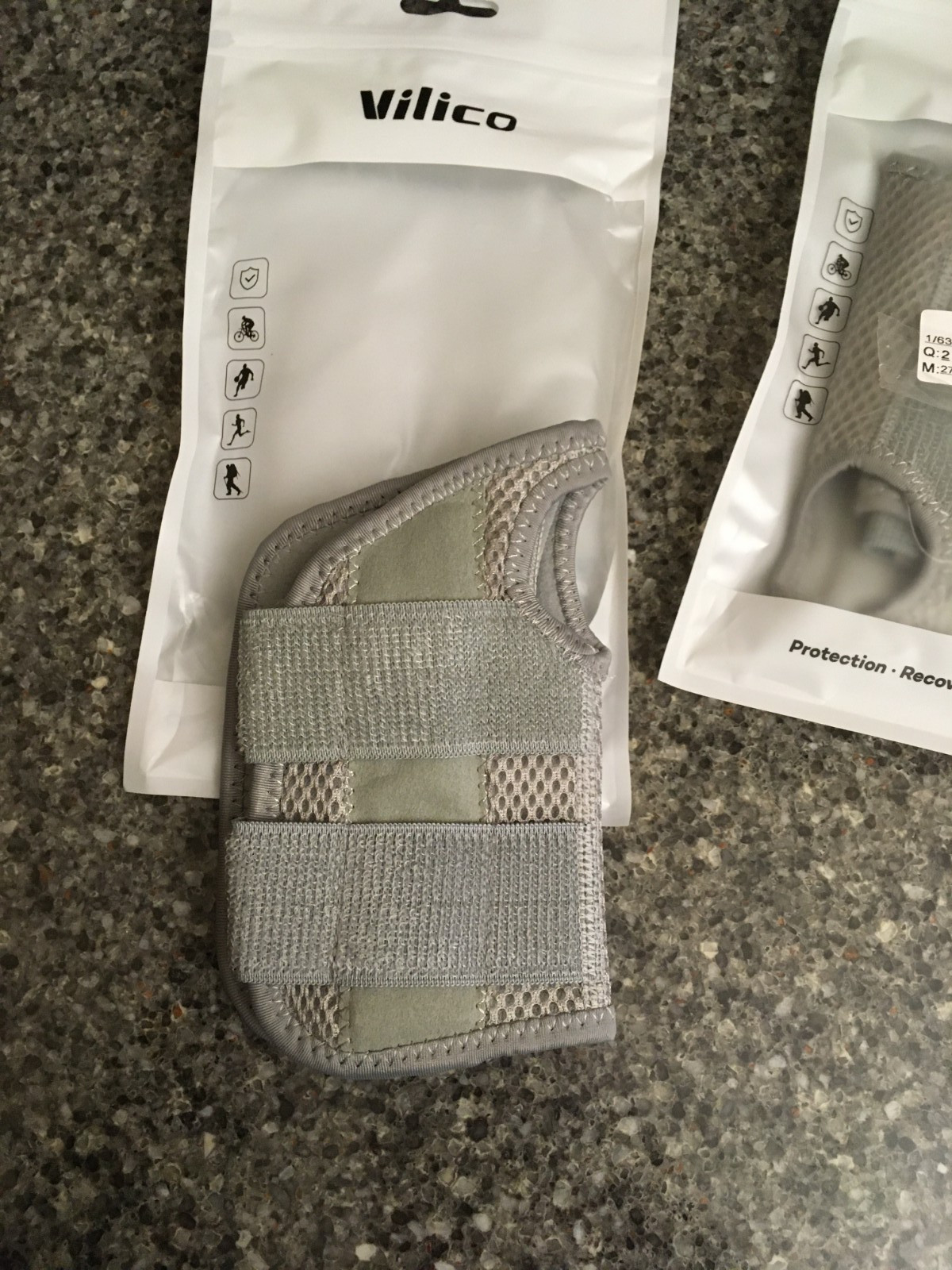 2 pack VILICO Gray Left Hand Wrist Braces Carpal Tunnel Pain