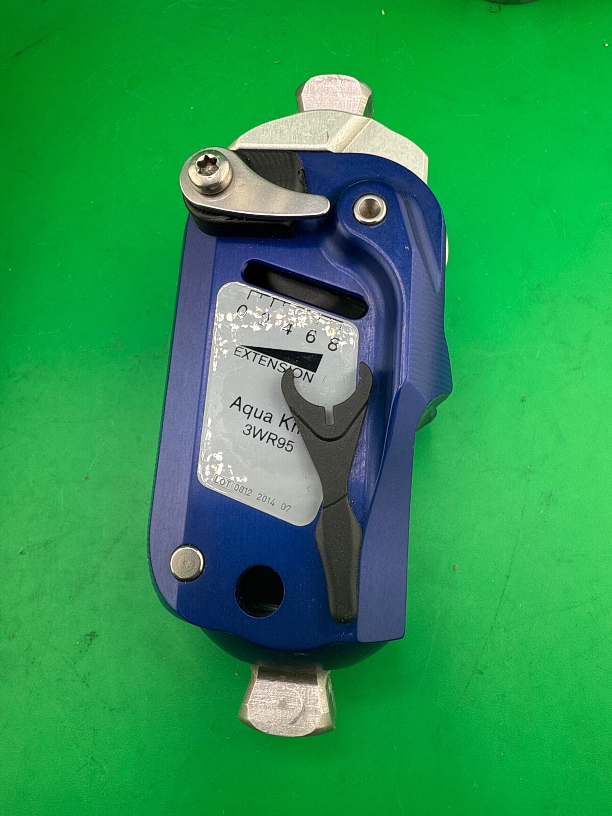 otto bock 3WR95 1WR95 4WR95=3 2WR95=1 aqua prosthetic. Knee, right foot sz 24