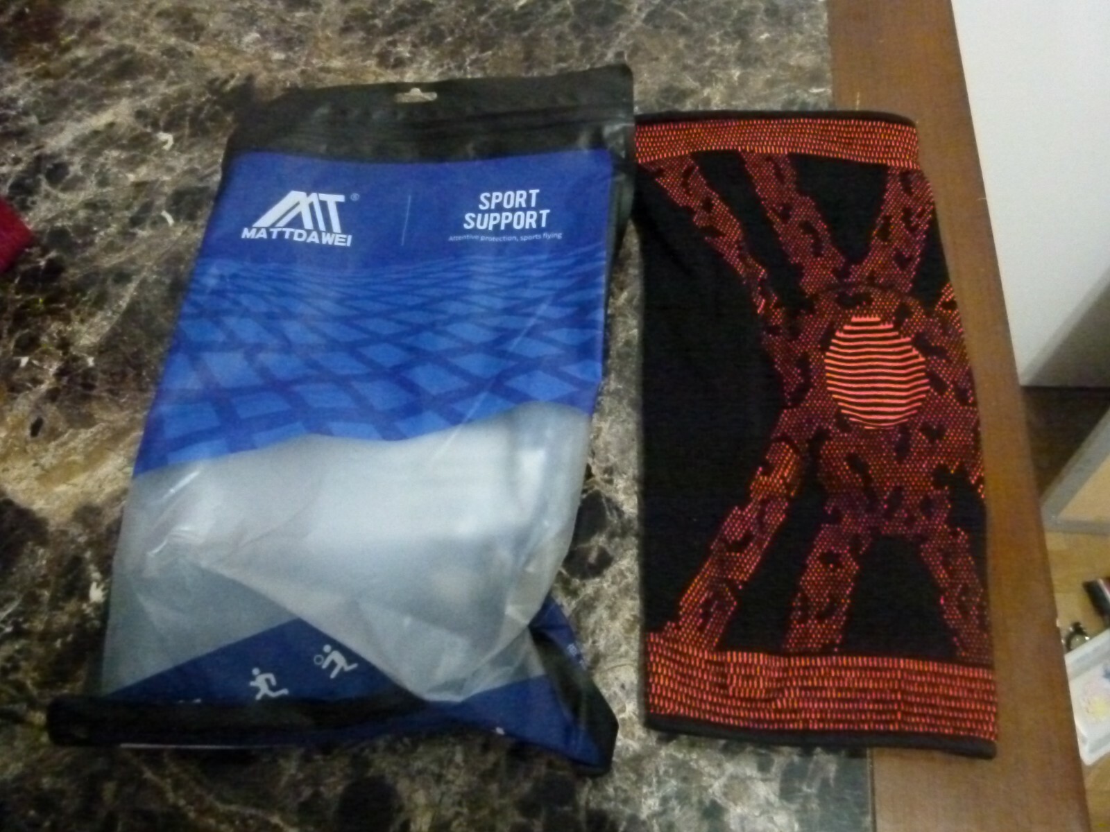 Mattdawei Sports support knee brace- medium black and orange- new!