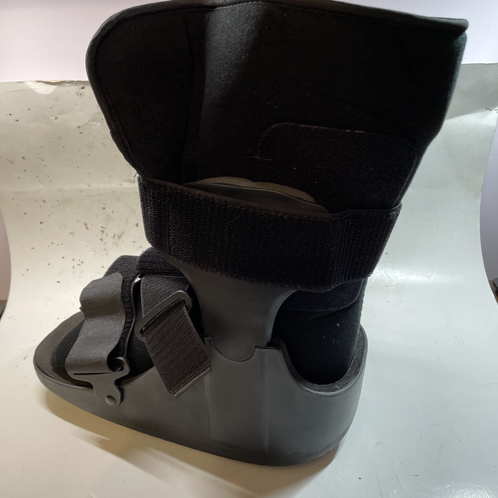 United Ortho USA14015 Short Cam Walker Fracture Boot Sprain Ankle Black Medium