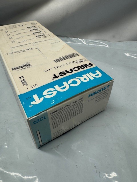 Aircast Air-stirrup Ankle Brace -SMALL LEFT *New-Box Damage