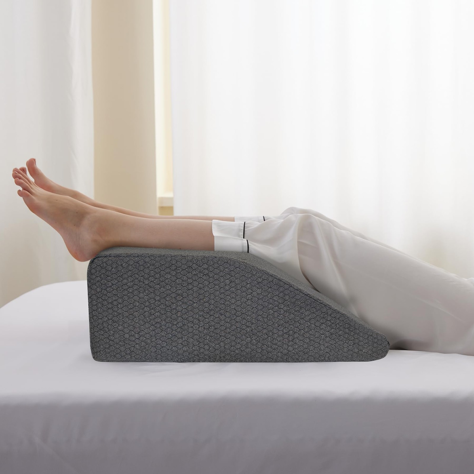 Bedluxe Leg Elevation Pillows, Pillows for Sleeping, 22*24+10, Black