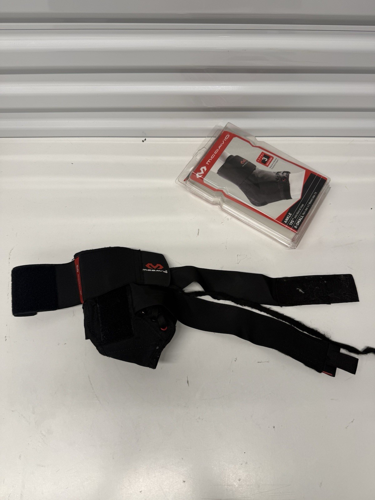 MCDAVID ANKLE BRACE w/ STRAPS **X SMALL** MD195