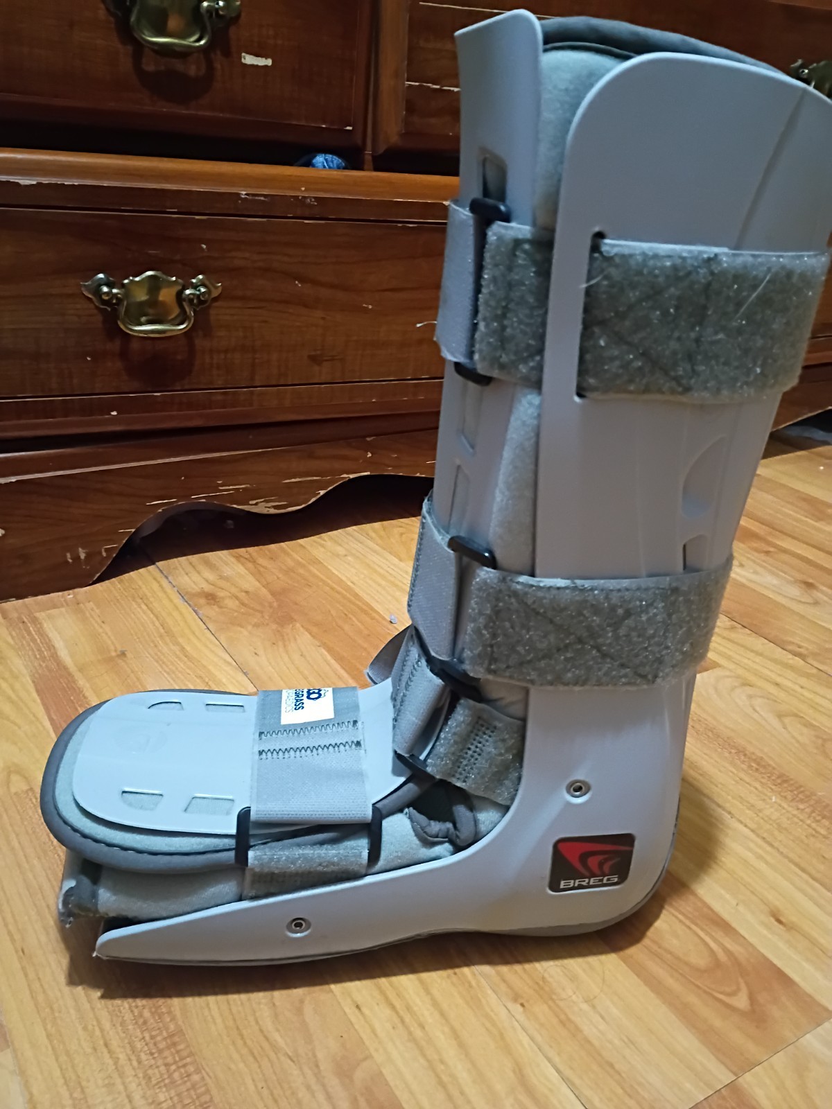 Breg Genesis Full Shell Walking Boot w Pump Orthopedic Walker Boot Size M