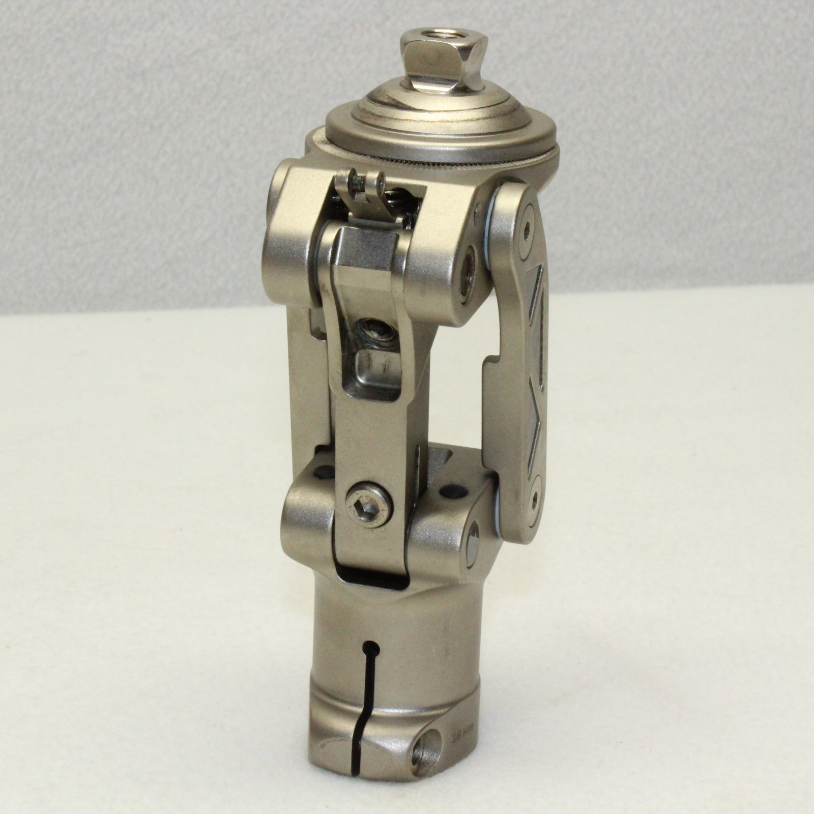 EXCELLENT OSSUR OFM1 BALANCE MECHANICAL POLYCENTRIC PROSTHETIC KNEE SYSTEM