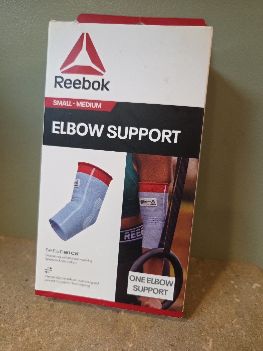Reebok Elbow Support Sleeve Speedwick Technology Size Small/Medium Open Box
