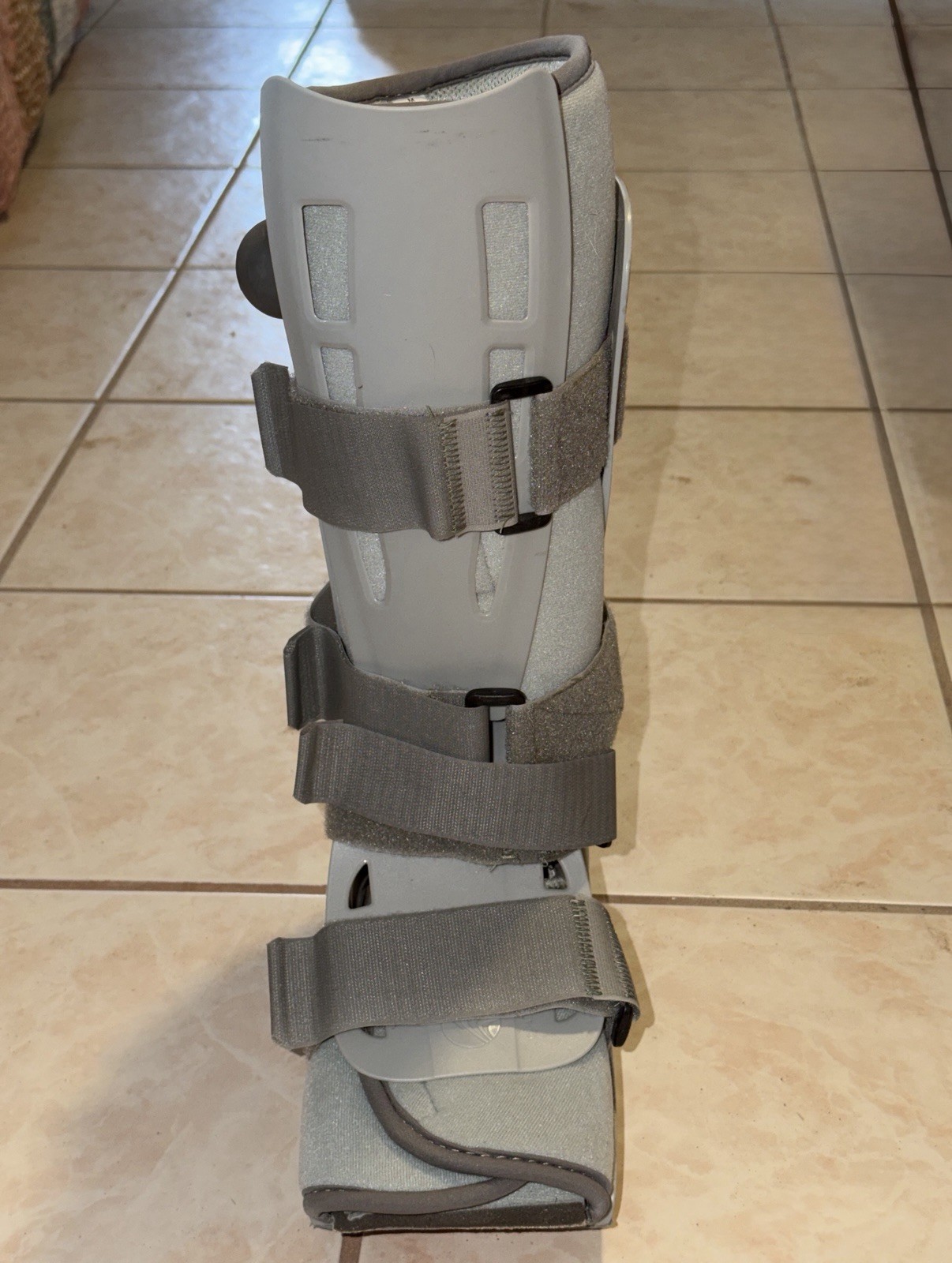 Breg Genesis Full Shell Pneumatic Walking Boot w Pump Size M Post-Op Orthopedic