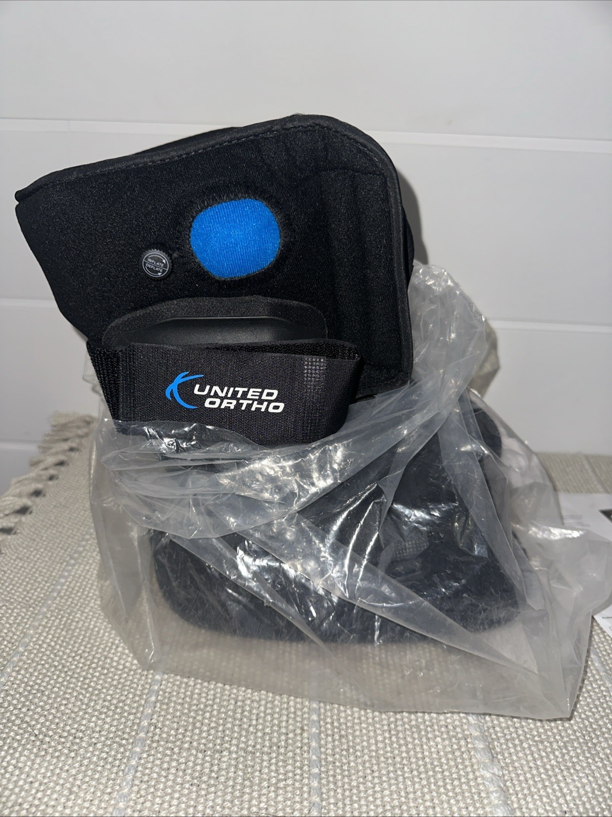 United Ortho USA14113 Short Air Cam Walker Fracture Boot, Small, Black
