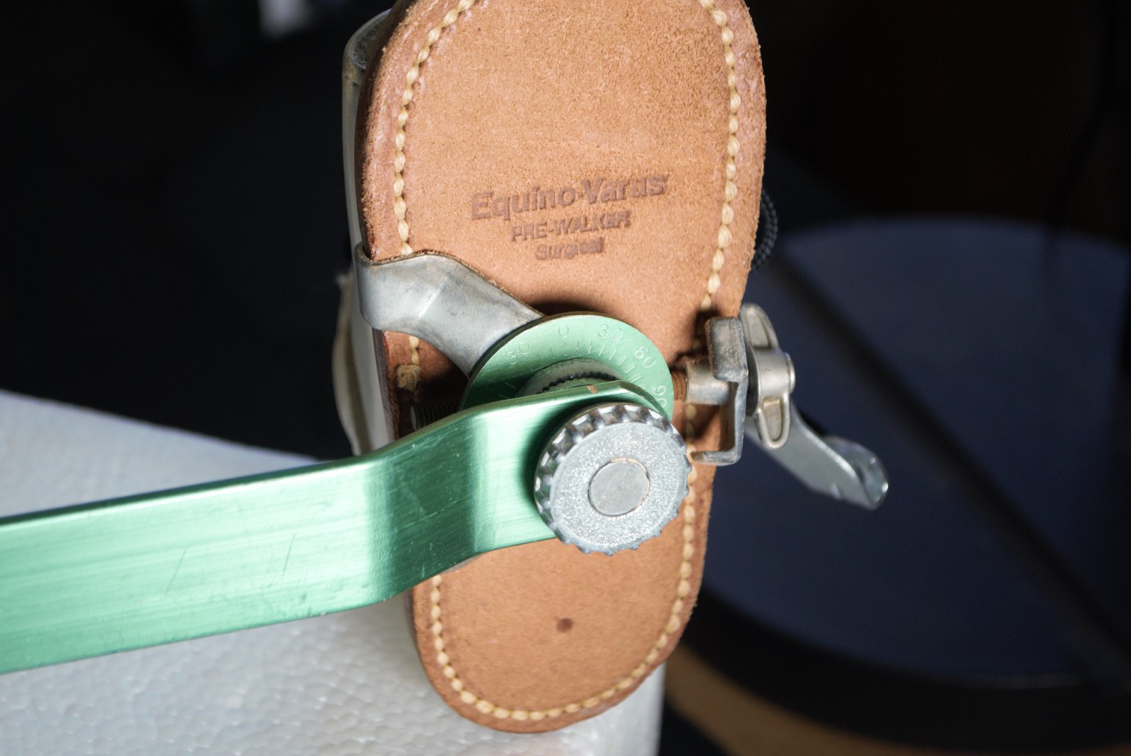 Stride Rite Equino-Varus Pediatric Corrective leather split shoe bar and key