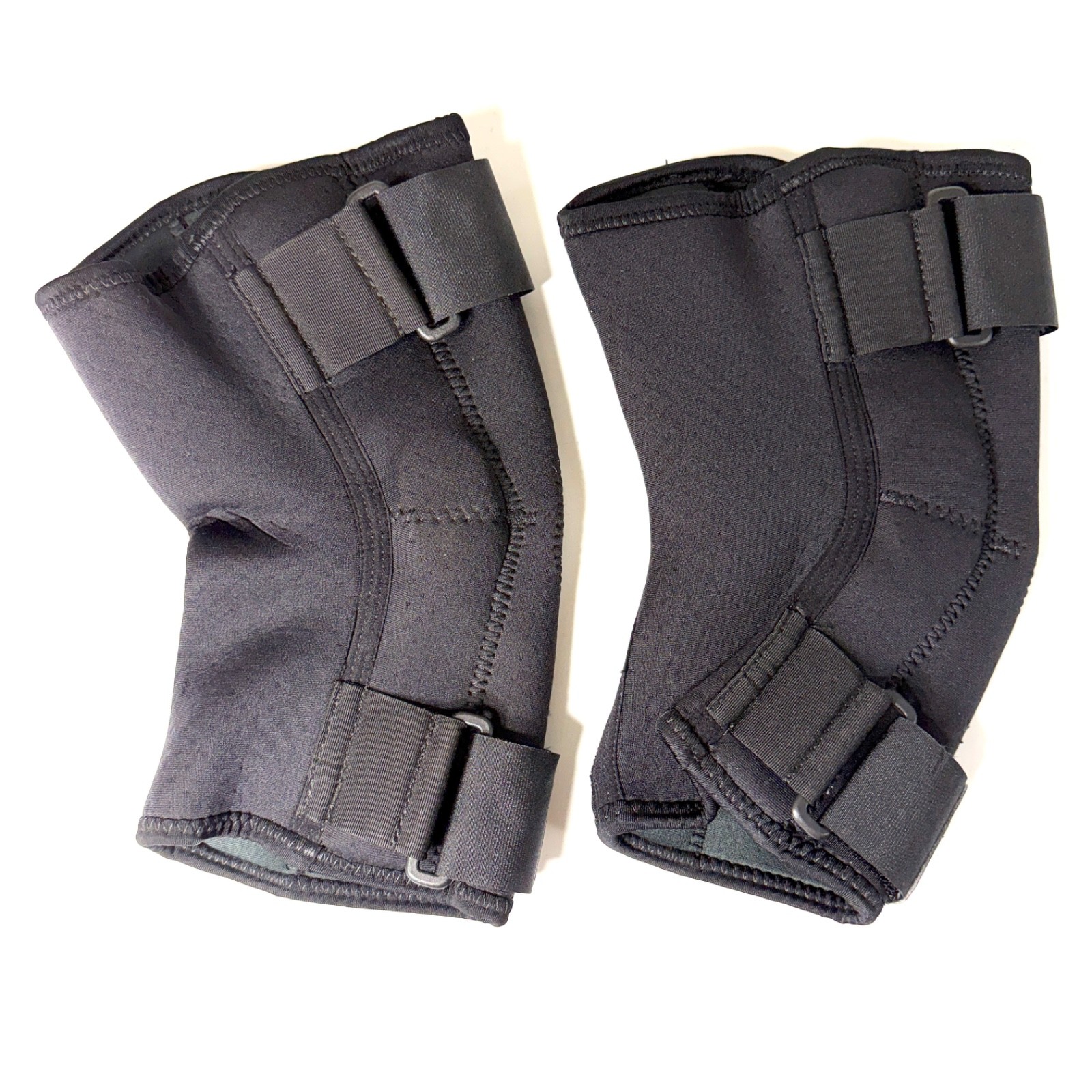 McDavid Sport Knee Brace with Hinges – Left Right – Black – S/M