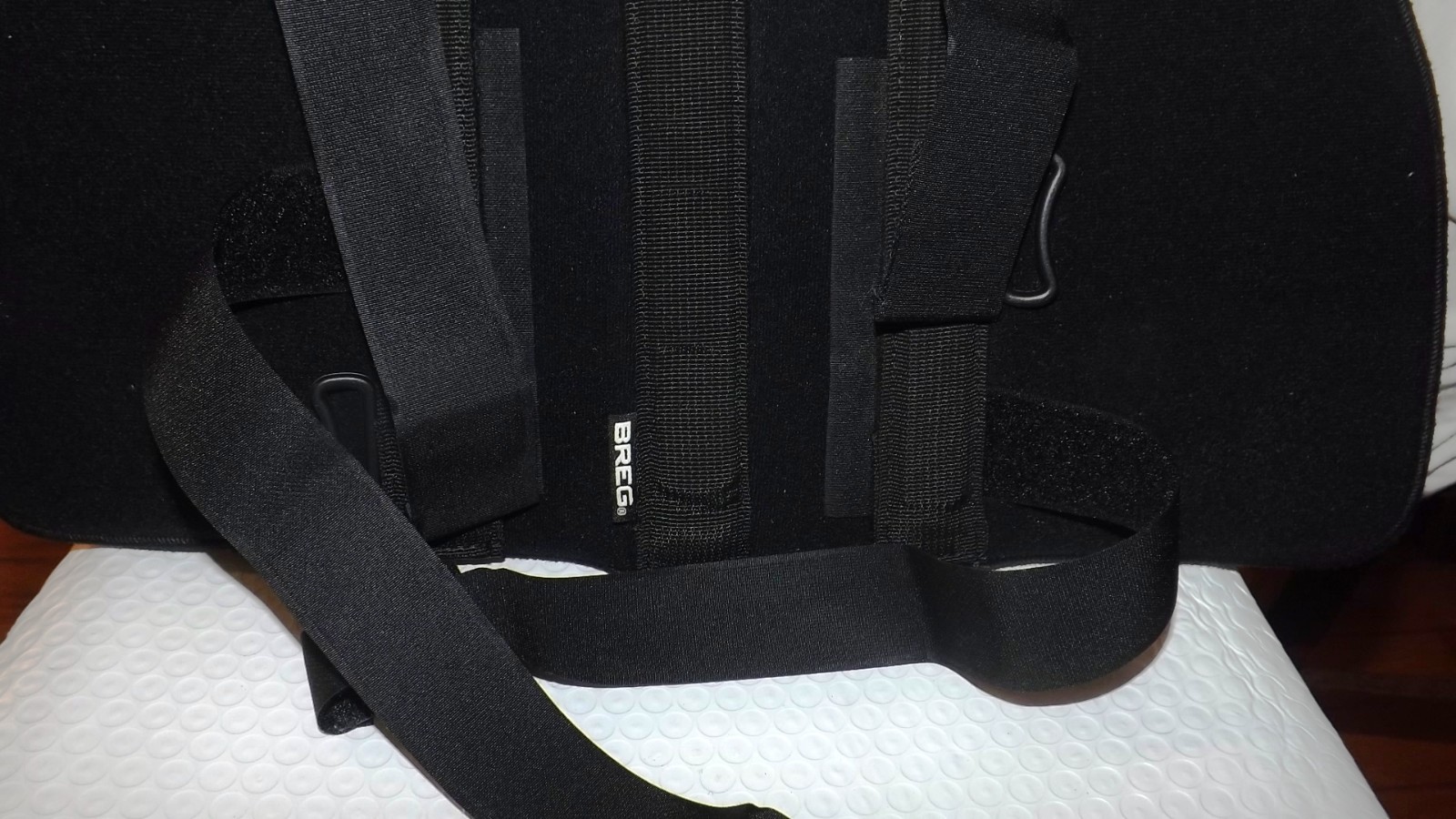 BREG Tri-Panel Knee Immobilizer 16″ Black Instructions Included Used Once