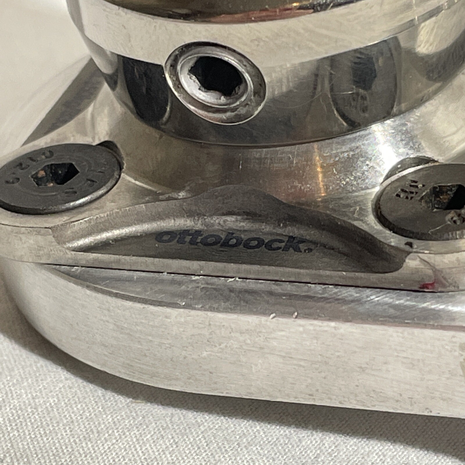 Bulldog Prosthetic 15FL-PL Flexion Plate + Ottobock 4R54 + APC Tube Clamp